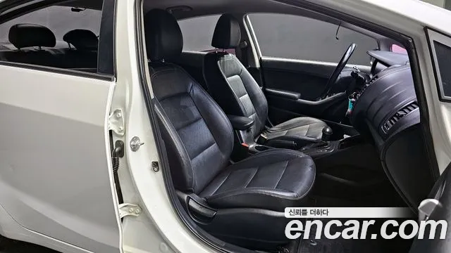 Kia K3 2015 — фото 10