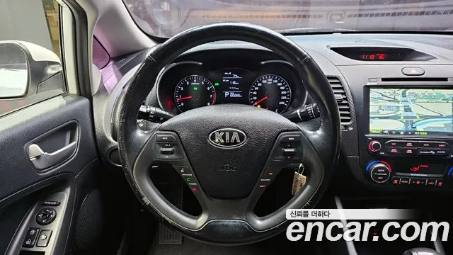 Kia K3 2015 — фото 14