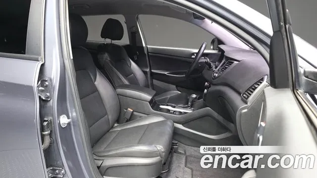 Hyundai Tucson 2017 — фото 11