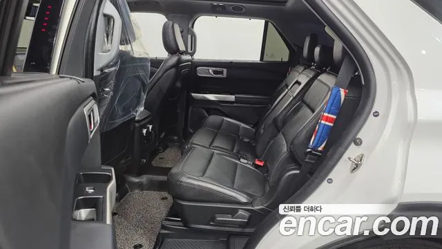 Ford Explorer 2020 — фото 12