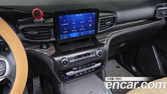Ford Explorer 2020 — фото 14