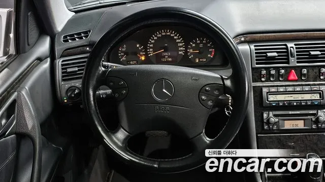 Mercedes-Benz E-Class 2001 — фото 15
