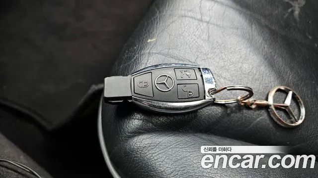 Mercedes-Benz E-Class 2001 — фото 20