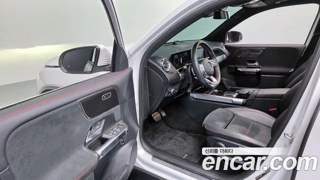Mercedes-Benz GLB-Class 2022 — фото 11