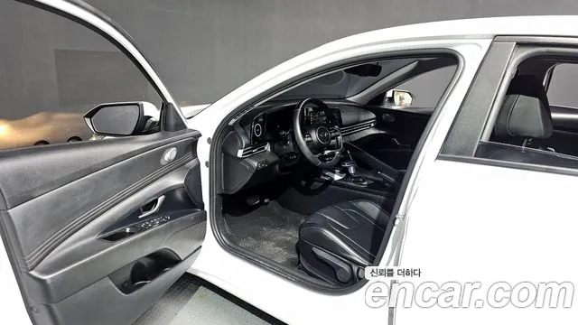 Hyundai AVANTE 2021 — фото 10
