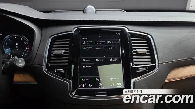 Volvo XC90 2020 — фото 15