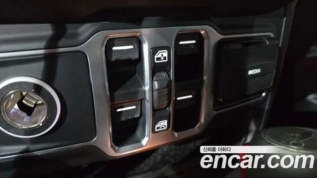 Jeep Wrangler 2018 — фото 17