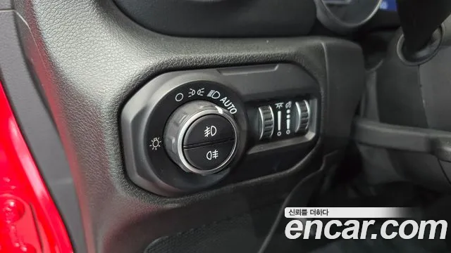 Jeep Wrangler 2018 — фото 18