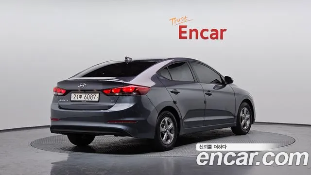 Hyundai AVANTE 2018 — фото 2