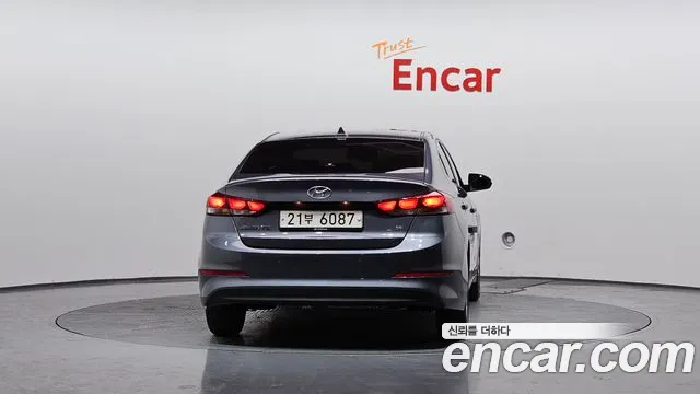 Hyundai AVANTE 2018 — фото 4
