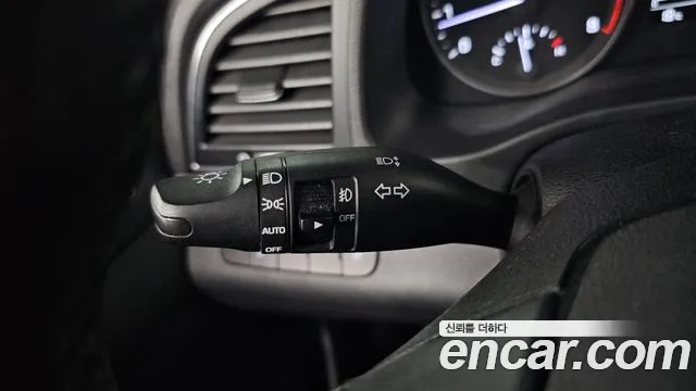 Hyundai AVANTE 2018 — фото 19