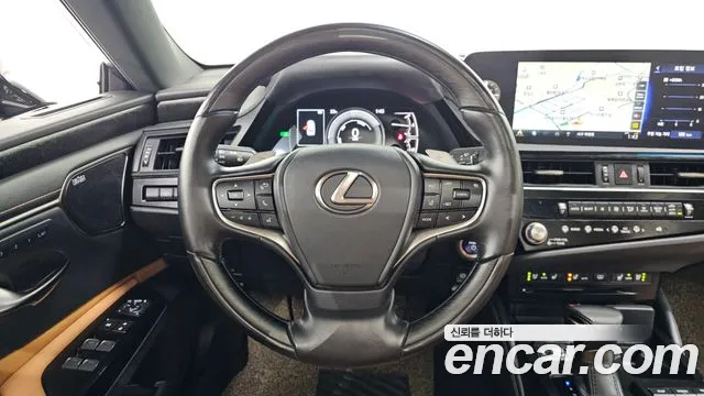 Lexus ES 2022 — фото 14