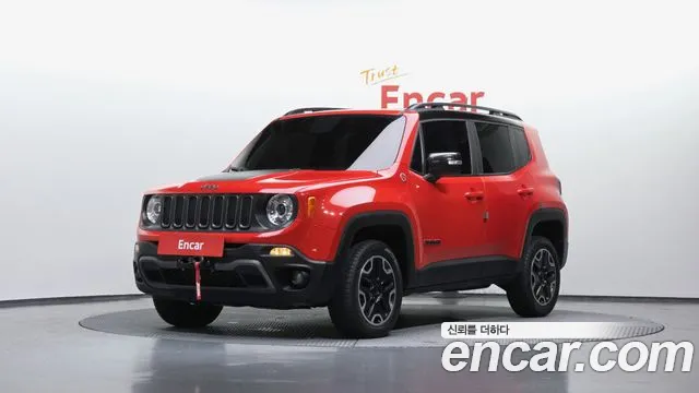 Jeep Renegade 2018 — фото 1