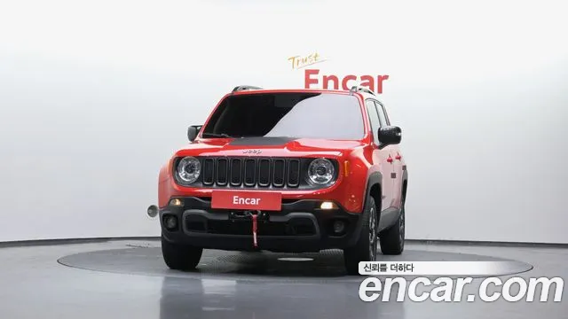 Jeep Renegade 2018 — фото 3