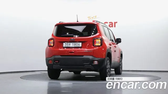 Jeep Renegade 2018 — фото 4