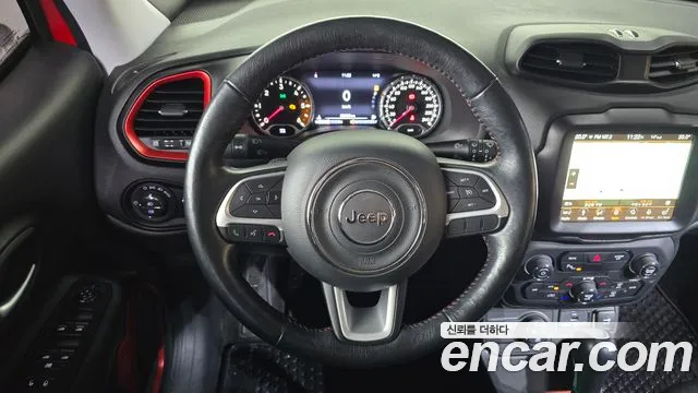 Jeep Renegade 2018 — фото 13