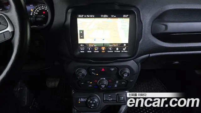 Jeep Renegade 2018 — фото 14