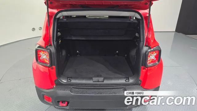 Jeep Renegade 2018 — фото 20