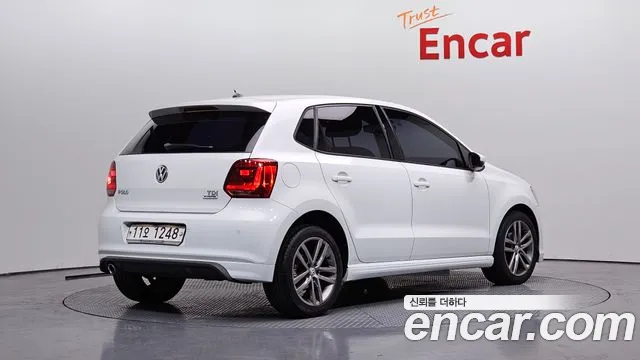 Volkswagen Polo 2015 — фото 2