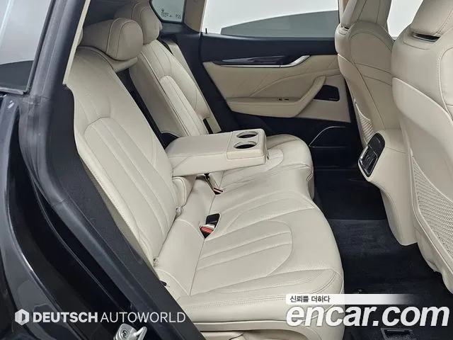 Maserati Levante 2019 — фото 11