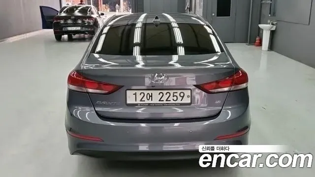 Hyundai AVANTE 2018 — фото 4