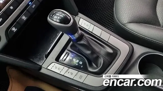 Hyundai AVANTE 2018 — фото 9
