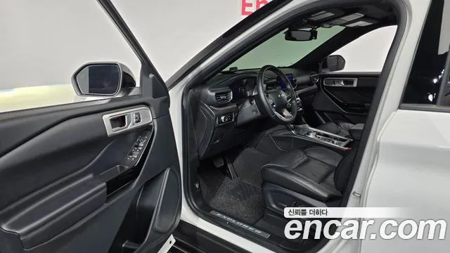 Ford Explorer 2023 — фото 10