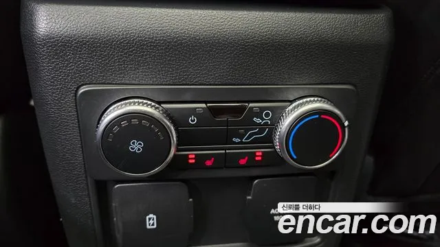 Ford Explorer 2023 — фото 18