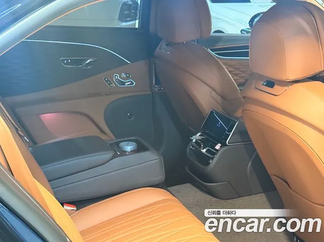 Bentley Flying Spur 2021 — фото 17