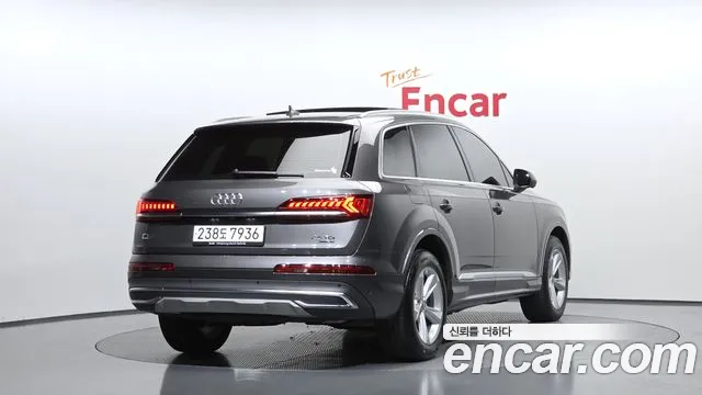 Audi Q7 2021 — фото 2