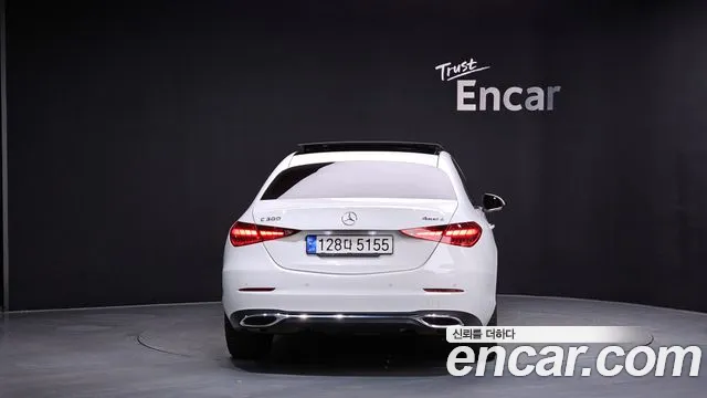 Mercedes-Benz C-Class 2023 — фото 4