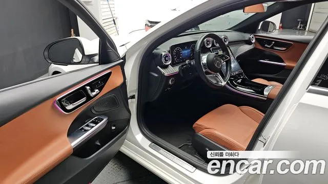 Mercedes-Benz C-Class 2023 — фото 10
