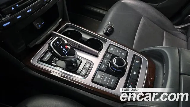 Hyundai Equus 2015 — фото 9