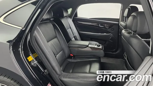 Hyundai Equus 2015 — фото 12