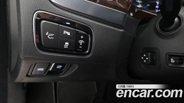 Hyundai Equus 2015 — фото 16