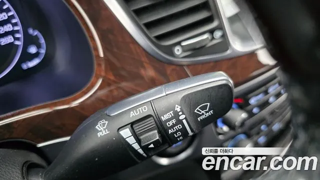 Hyundai Equus 2015 — фото 17