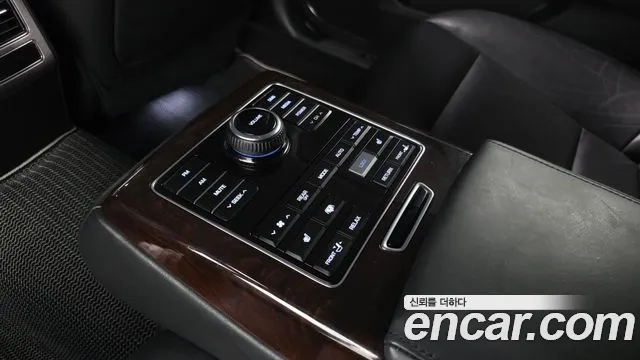 Hyundai Equus 2015 — фото 18