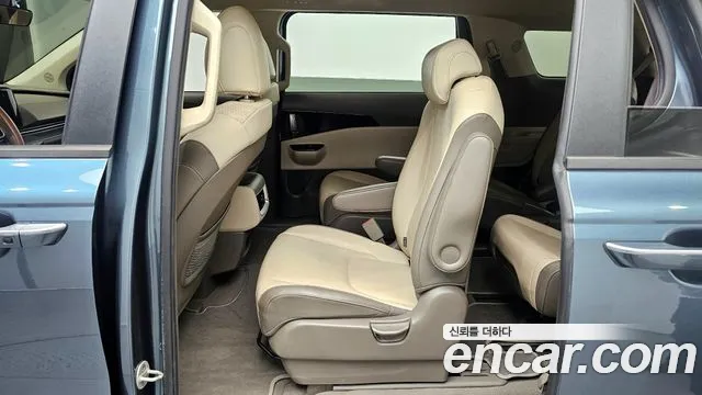 Kia Canival 2021 — фото 12