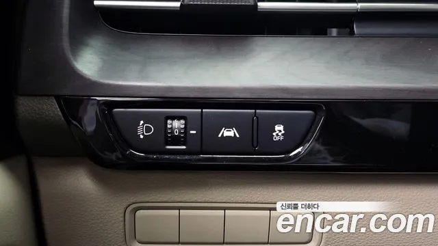 Kia Canival 2021 — фото 18