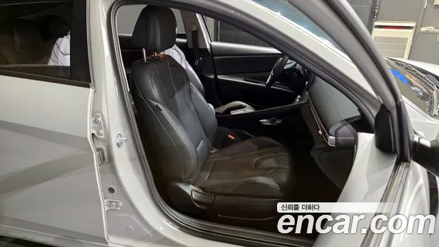Hyundai AVANTE 2024 — фото 12