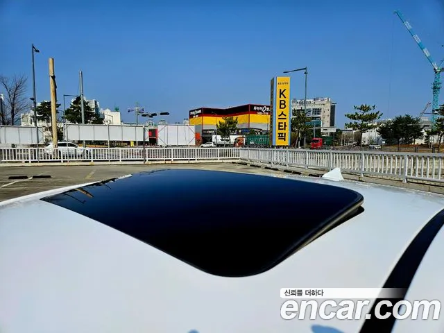 Hyundai AVANTE 2018 — фото 9