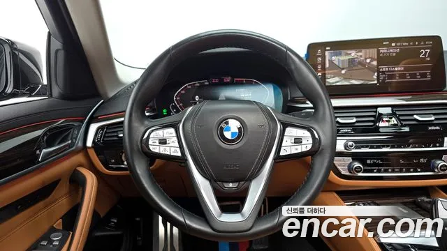 BMW 5-Series 2021 — фото 13