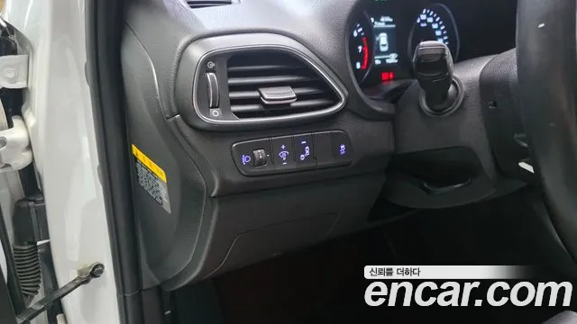 Hyundai i30 2017 — фото 15