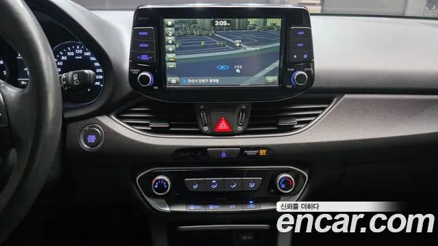 Hyundai i30 2017 — фото 18