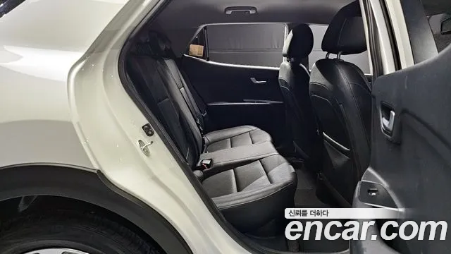 Kia Stonic 2018 — фото 12