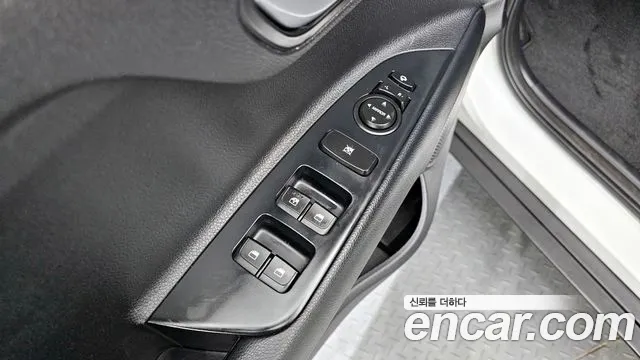 Kia Stonic 2018 — фото 14