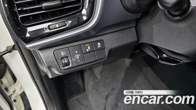Kia Stonic 2018 — фото 16