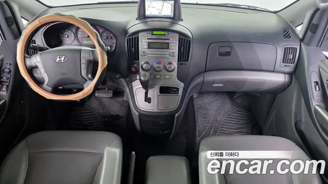 Hyundai Starex 2015 — фото 7