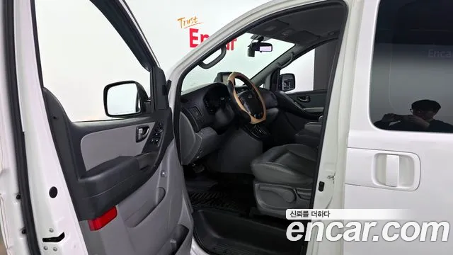 Hyundai Starex 2015 — фото 10
