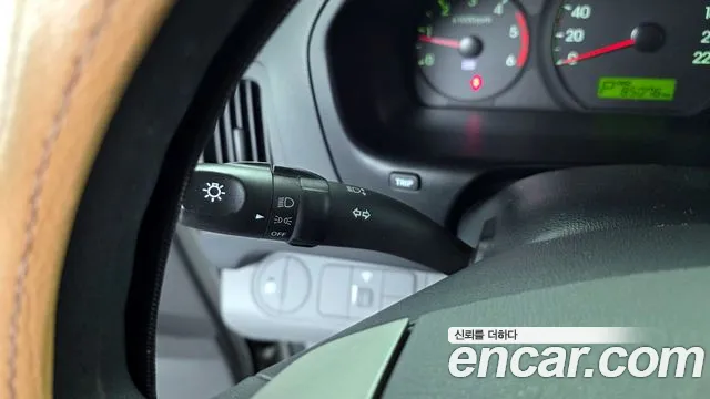 Hyundai Starex 2015 — фото 16